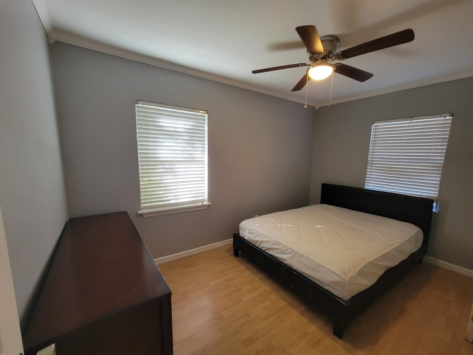 Building Photo - 1405 W 13th St