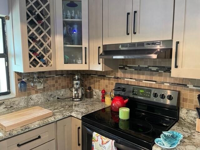 Building Photo - 5899 Parkwalk Dr