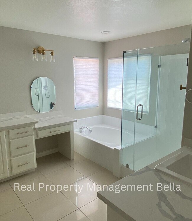 Building Photo - 25249 Silverwood Ln