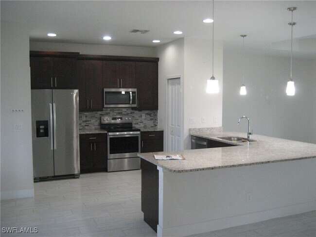 Building Photo - 1414 SW 16th Terrace