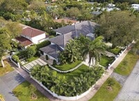 Building Photo - 6611 Leonardo St