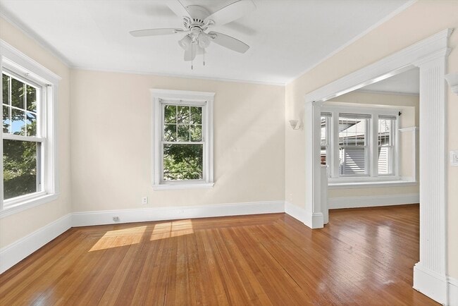 Building Photo - 723-725 Fellsway