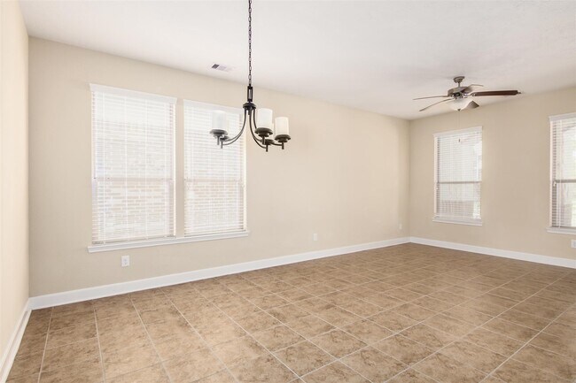 Building Photo - 26311 Parkman Grove Dr