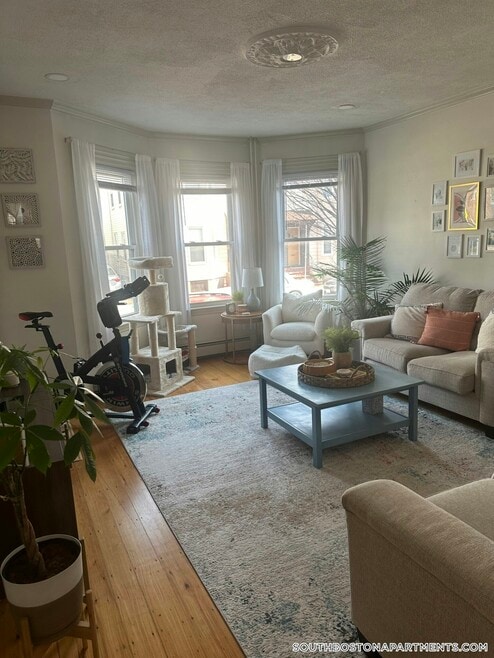 Building Photo - 143 L St