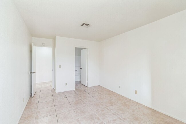 Building Photo - 78701 Ave 42
