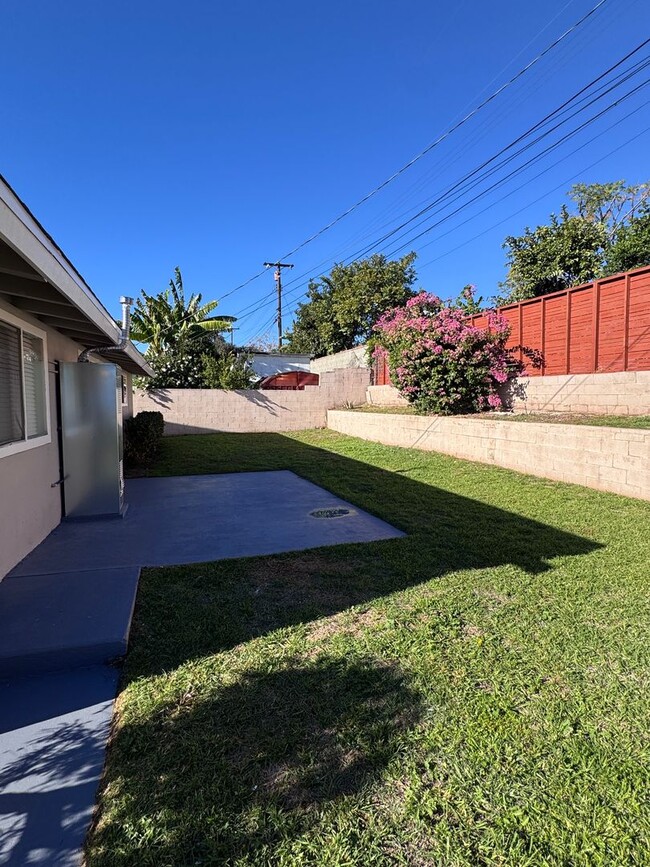 Building Photo - Remodeled 3 bedroom in Sylmar