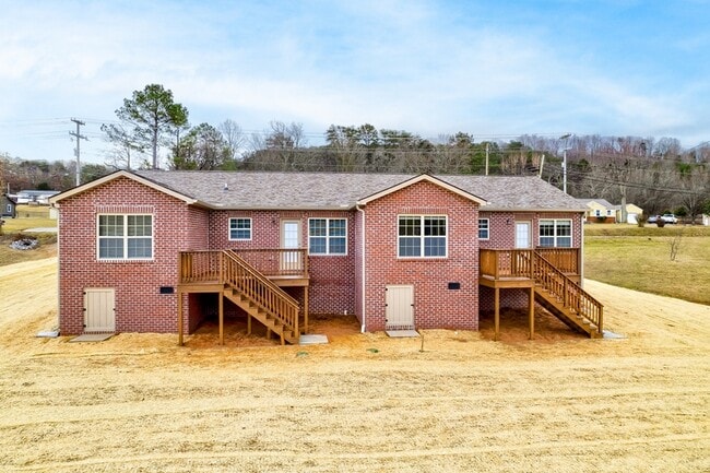 Building Photo - 816 S Old Sevierville Pike