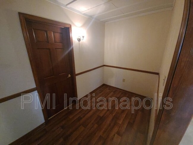Building Photo - 629 N Willow St