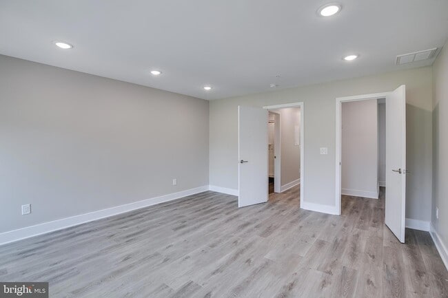 Building Photo - 2015 N College Ave