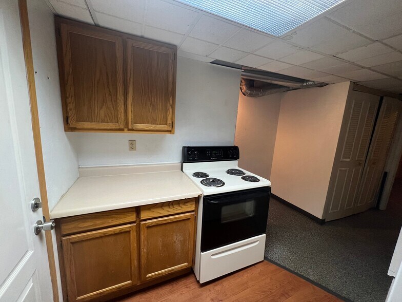 Building Photo - 1512 E Kiowa St