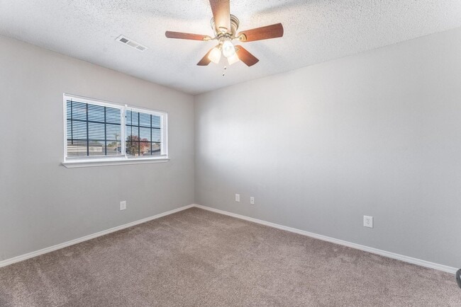 Building Photo - 3503 SW Victoria Pl