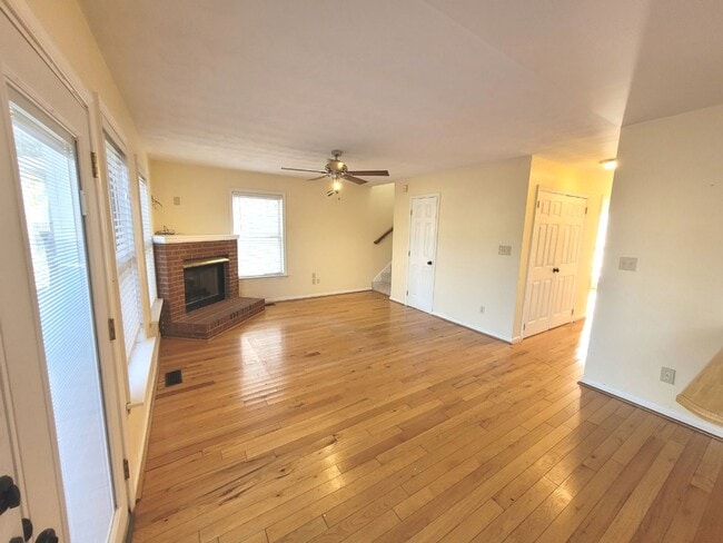 Building Photo - 3 Bedroom, 2.5 Bath Home with Open Floor Plan