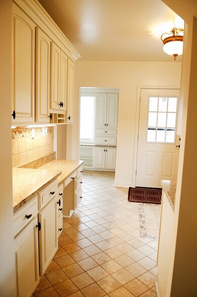 Building Photo - 6119 Bellona Ave