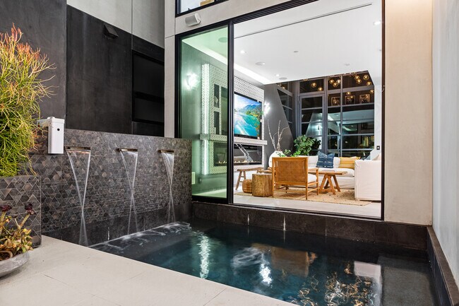 Building Photo - 838 California Ave