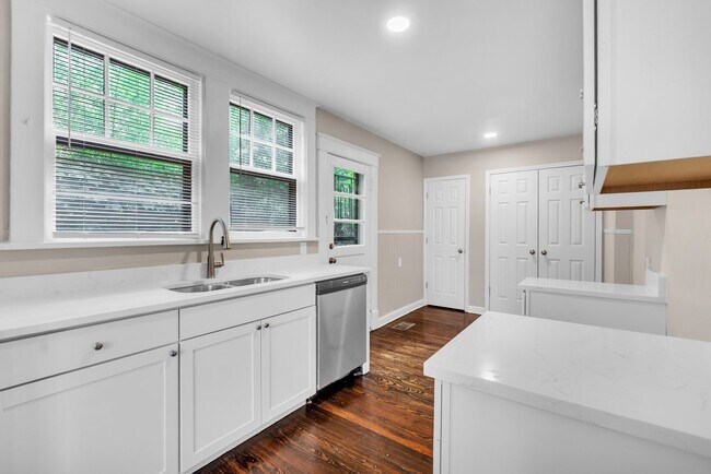 Building Photo - Fully Updated 3-Bed/1-Bath Memphis Home – Bright, Modern & Move-In Ready!