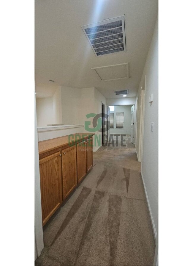 Building Photo - Beautiful 4 Bedroom, 3 Bathroom Home in Tr...