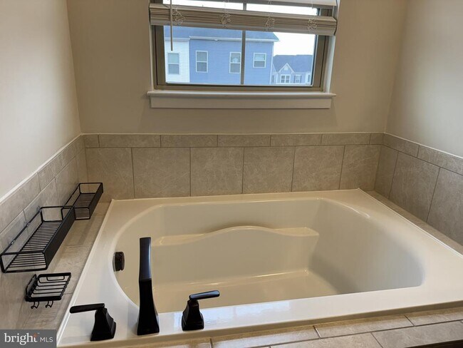 Building Photo - 10323 Quillback St