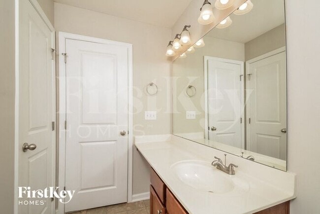 Building Photo - 1226 Golden Eagle Dr
