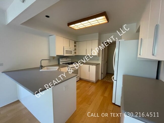 Building Photo - 730 Sturnbridge Ln