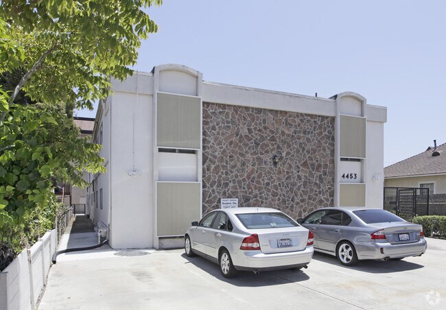 Building Photo - 4453 North Ave