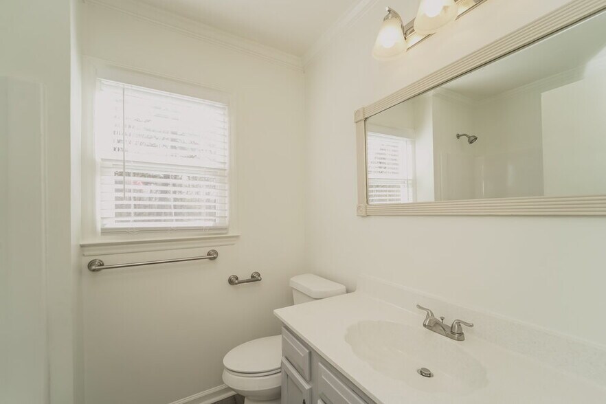 Building Photo - 7100 Falconwood Ct