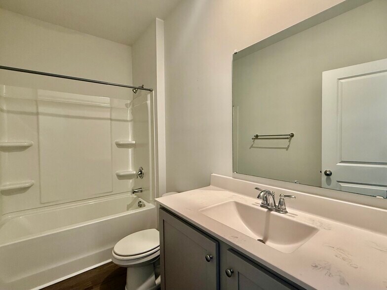 Building Photo - 320 Windy Wds Wy