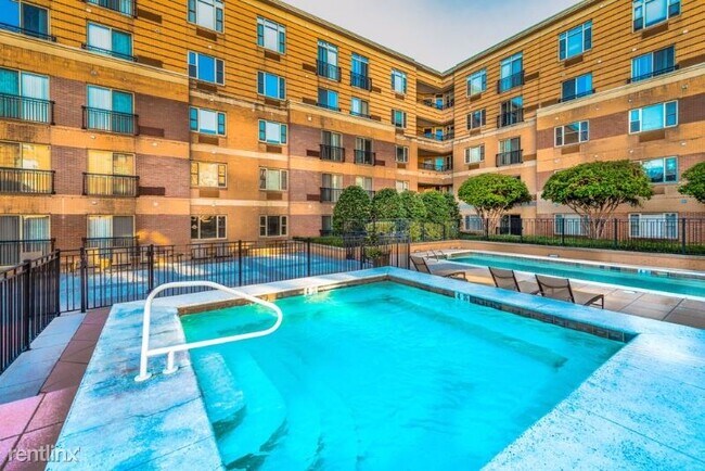 Building Photo - 45 Riverwalk Pl