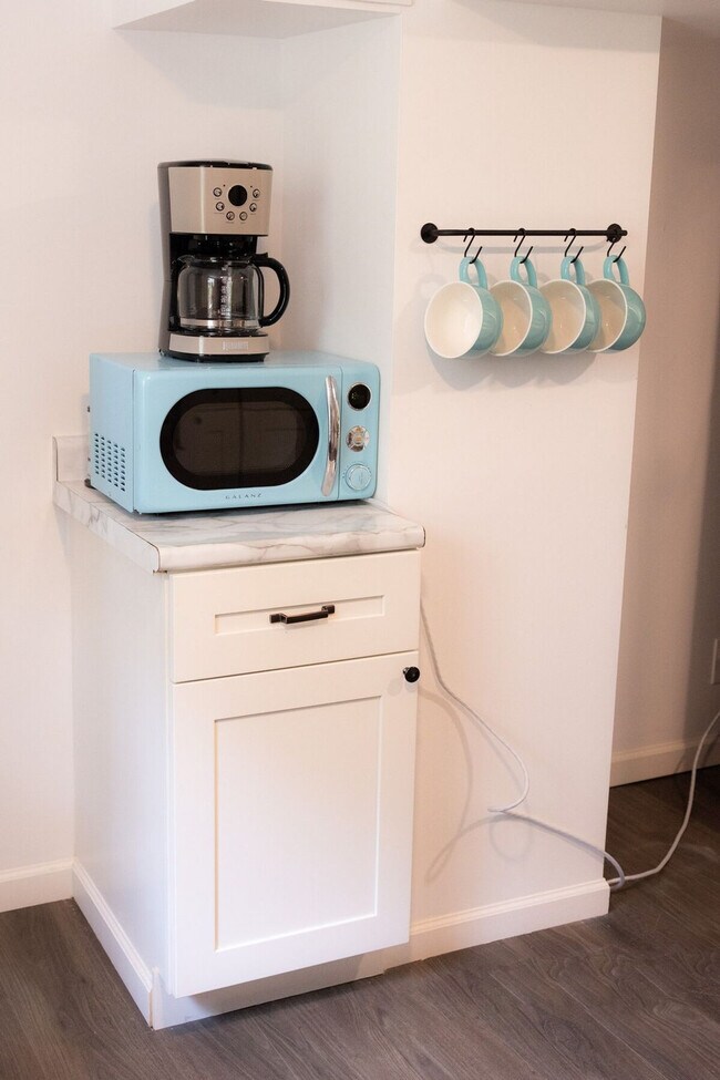 Building Photo - 2919 Elm St