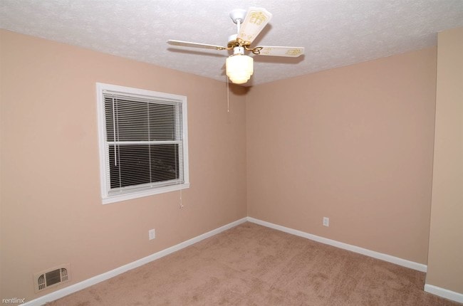 Building Photo - 3 br, 2 bath House - 233 Lucan Way