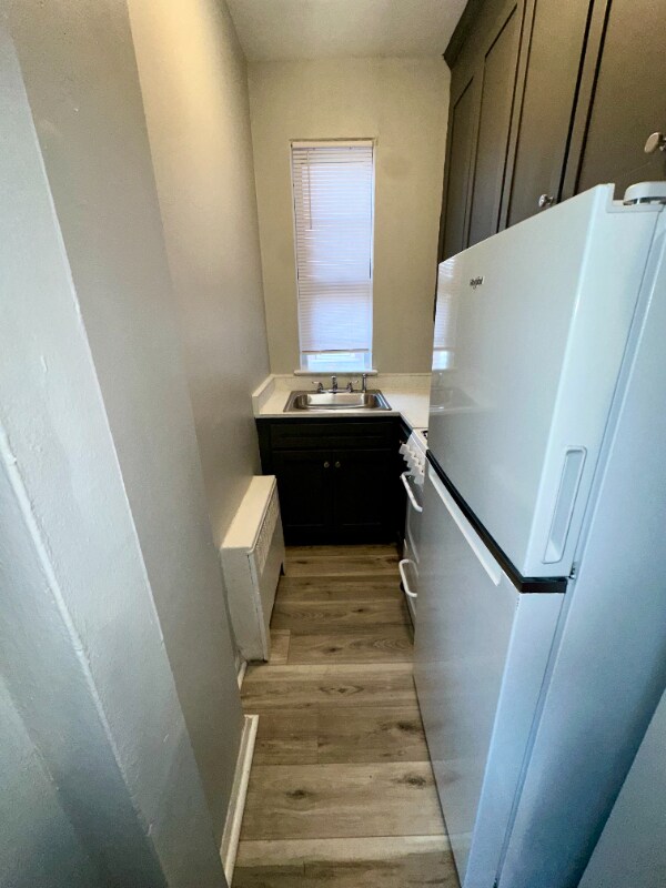 Building Photo - 85 Easton Ave