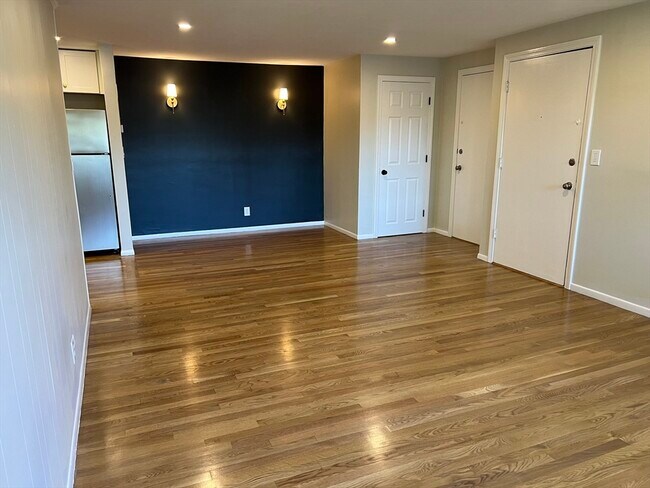 Building Photo - 4 Tara Dr