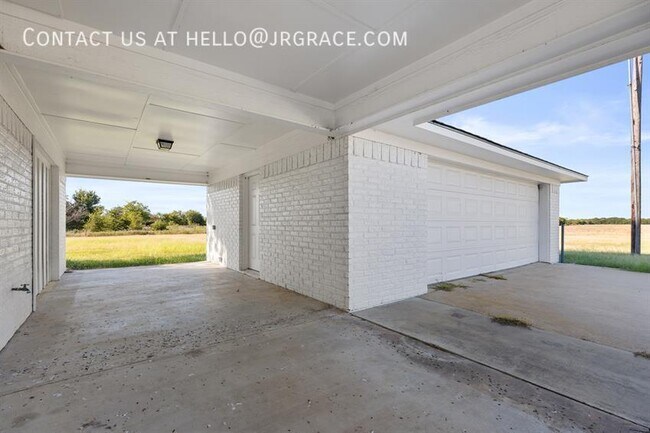 Building Photo - 740 N League Ranch Rd