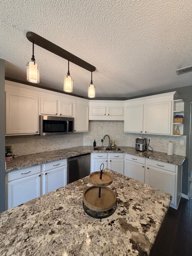 Building Photo - 205 Villacrest Dr