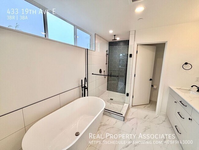 Building Photo - 433 19th Ave E