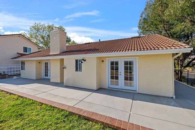 Building Photo - Updated 3-Bedroom Home with Modern Upgrade...