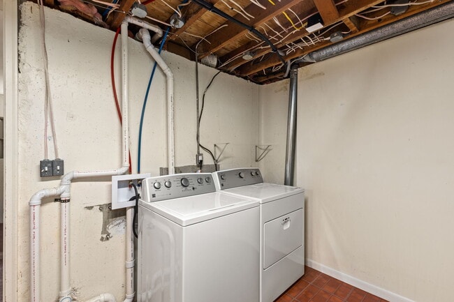 Building Photo - 1004 11th St NW