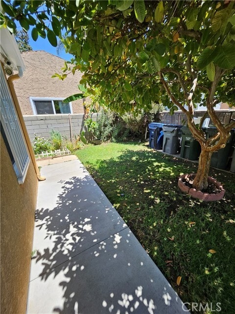 Building Photo - 14914 Denker Ave