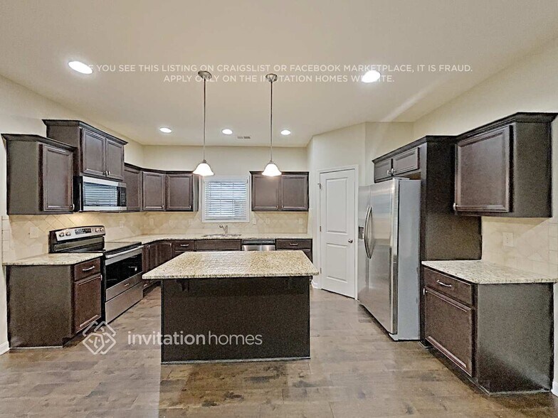 Building Photo - 289 Cliffhaven Cir
