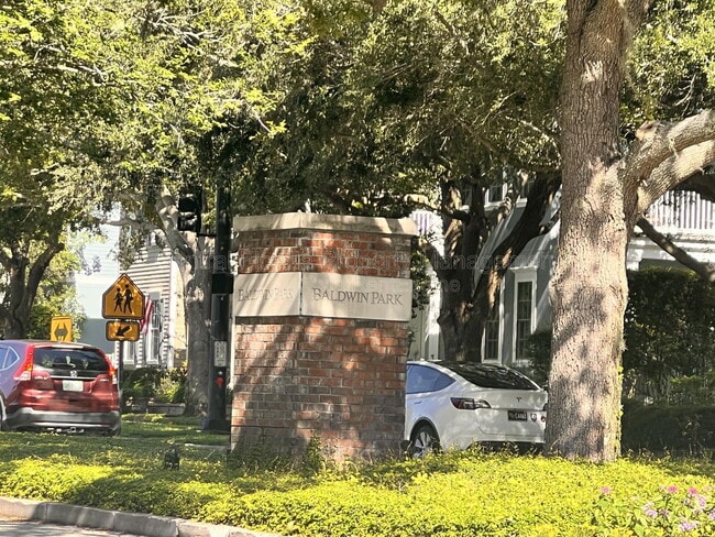 Building Photo - 1519 Lake Baldwin Ln