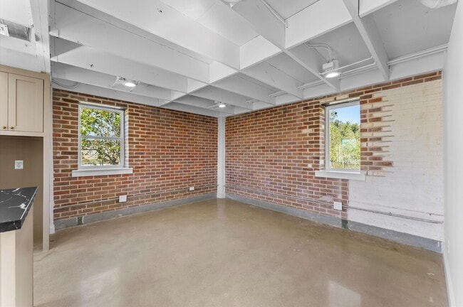 Building Photo - 1420 FM 1960