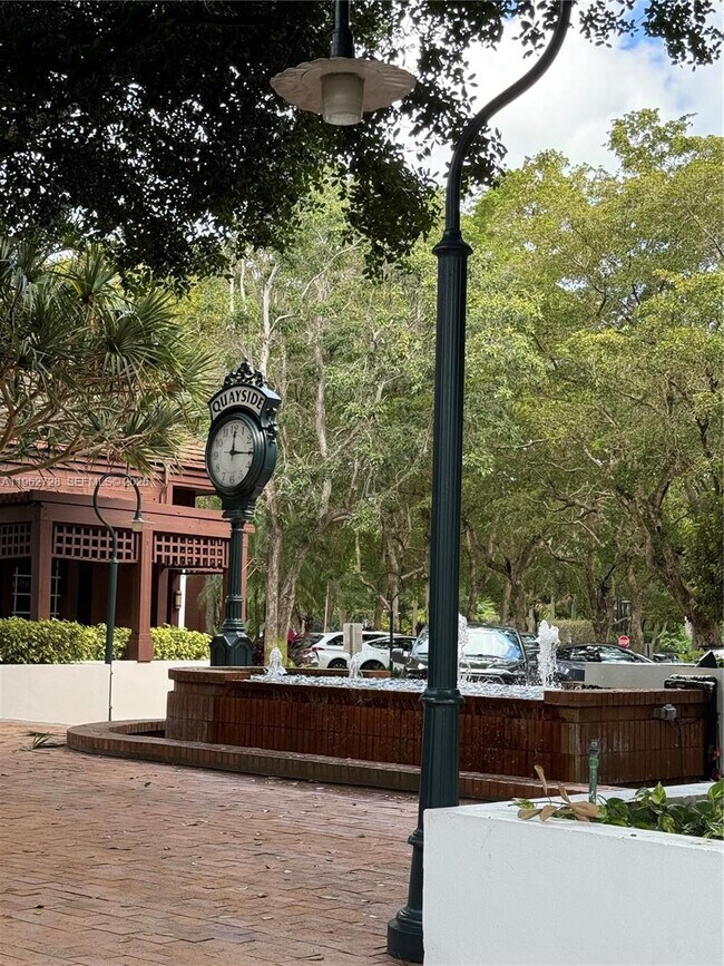 Building Photo - 2000 Towerside Terrace