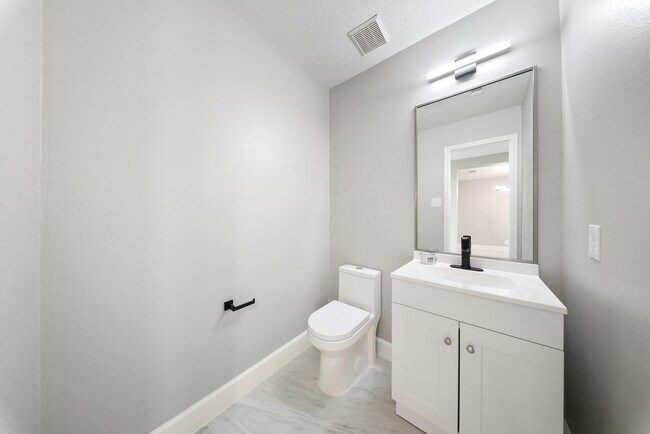 Building Photo - 8311 Sierra Hill Ct