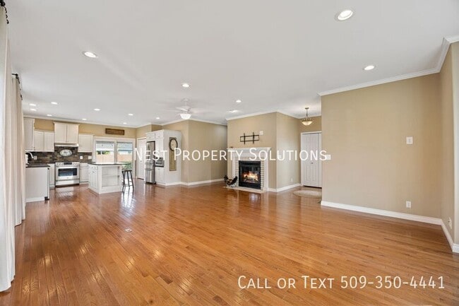 Building Photo - 318 E Tanglewood Dr