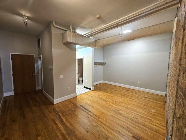 Building Photo - 1417 Market St