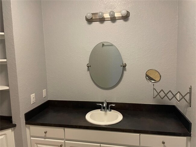 Building Photo - 165 Alexander Woods Dr