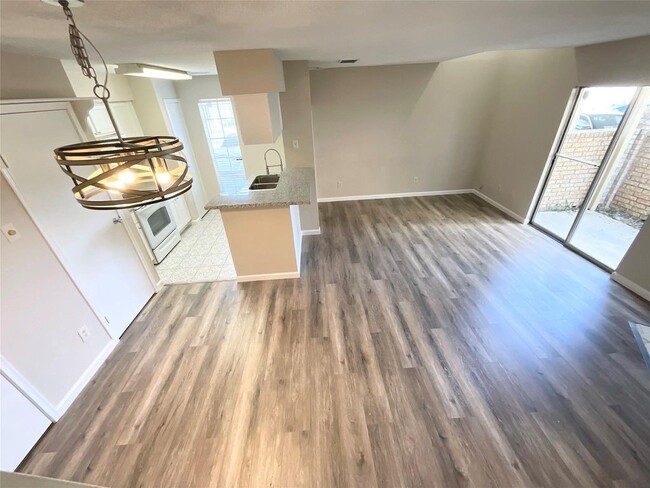 Building Photo - 1515 Sandy Springs Rd