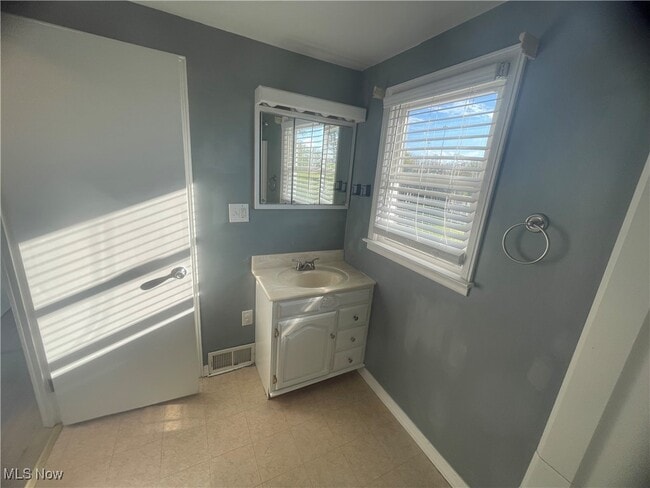 Building Photo - 415 Old Colliers Way