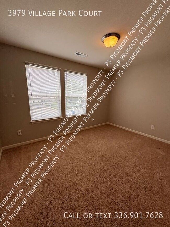 Building Photo - 3979 Village Park Ct