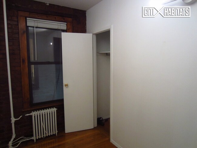 Building Photo - 219 Mulberry St