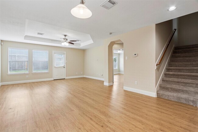 Building Photo - 8907 Grand Villa Ln